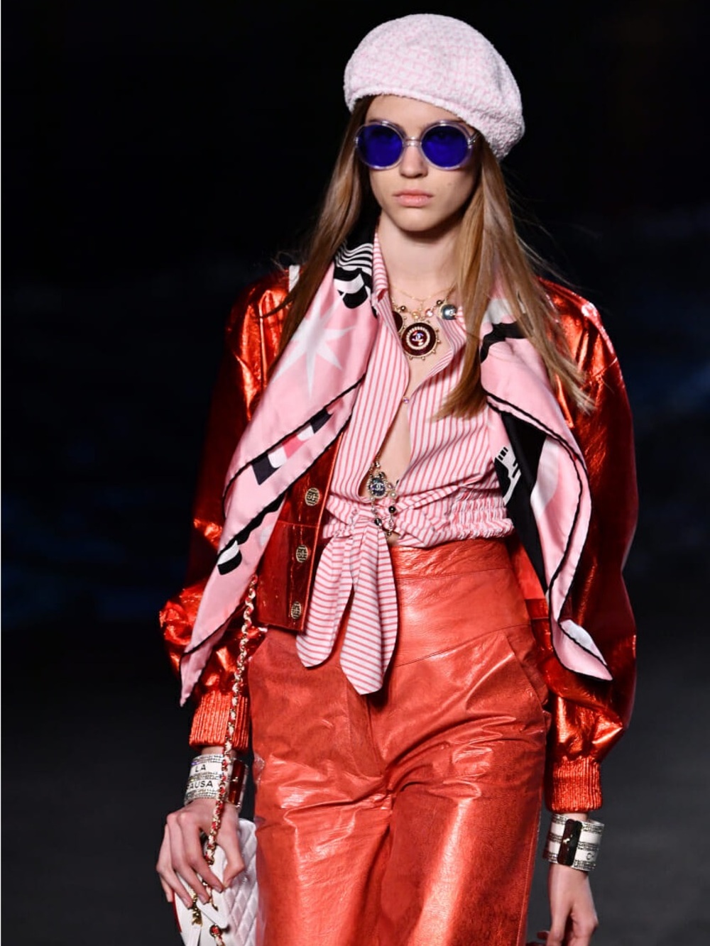 CHANEL 2019 La Pausa Runway Linen Top 40